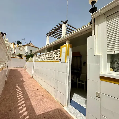 Torrevieja Rentalholidays Ref 032 Alicante